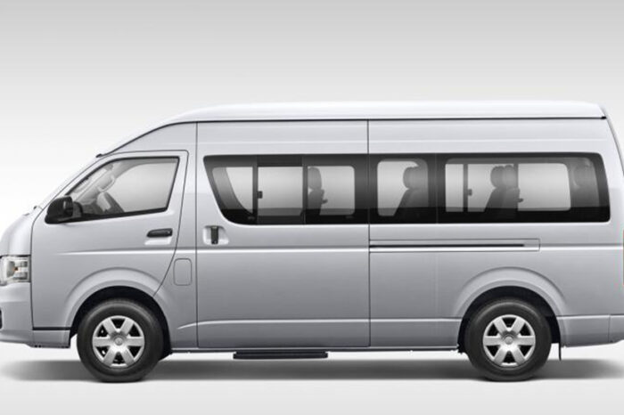 Toyota Hiace (15 Seater)